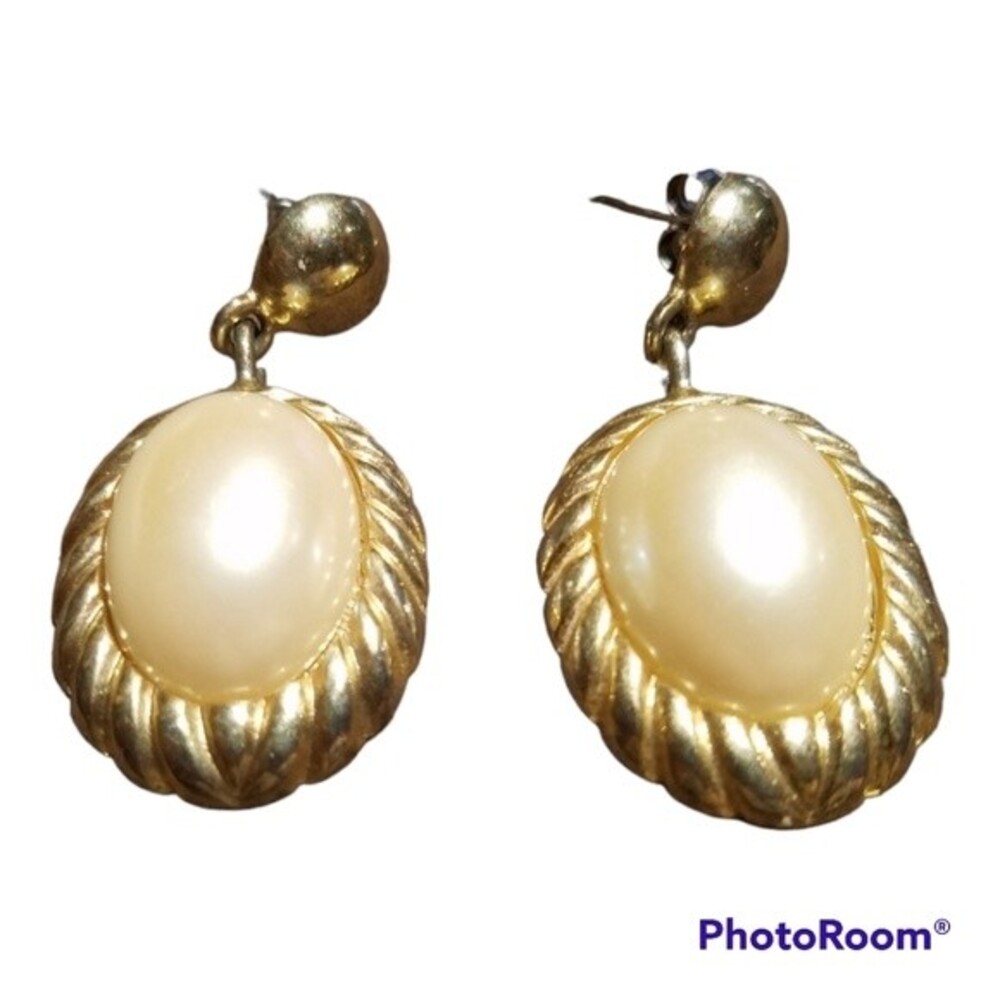 Vintage Pearl & Gold tone Hanging Earrings